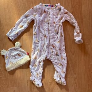 Magnetic me x Disney 0-3 months Pooh Bear sleeper + hat